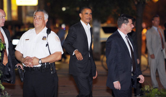 الشائعات تنتشر.. أوباما احتفل بعيد ميلاده مع اوبرا بغياب زوجته صورة رقم 3 الشائعات تنتشر.. أوباما احتفل بعيد ميلاده مع اوبرا بغياب زوجته صورة رقم 3