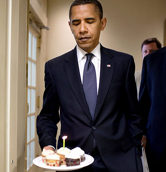 الشائعات تنتشر.. أوباما احتفل بعيد ميلاده مع اوبرا بغياب زوجته صورة رقم 6 الشائعات تنتشر.. أوباما احتفل بعيد ميلاده مع اوبرا بغياب زوجته صورة رقم 6