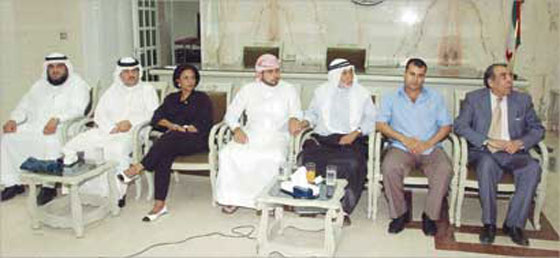 الكويت تجمع بين أب أردني وابنه بعد 30 عاماً من الفراق صورة رقم 4 الكويت تجمع بين أب أردني وابنه بعد 30 عاماً من الفراق صورة رقم 4