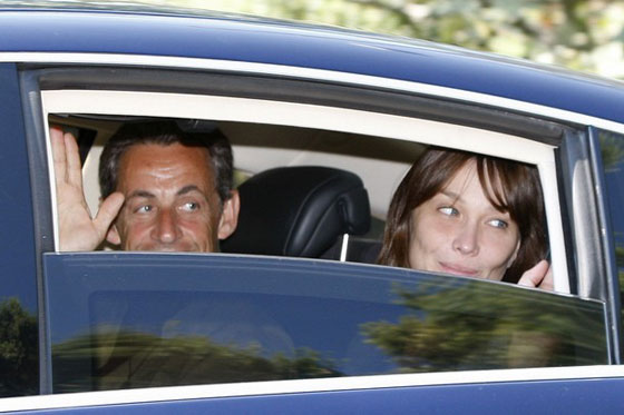 كارلا ساركوزي تستمر في التمثيل رغم ساركوزي!!  صورة رقم 10