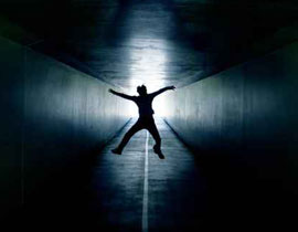 سقط من ارتفاع 23 مترا لرغبته في التقاط صورة! صورة رقم 1