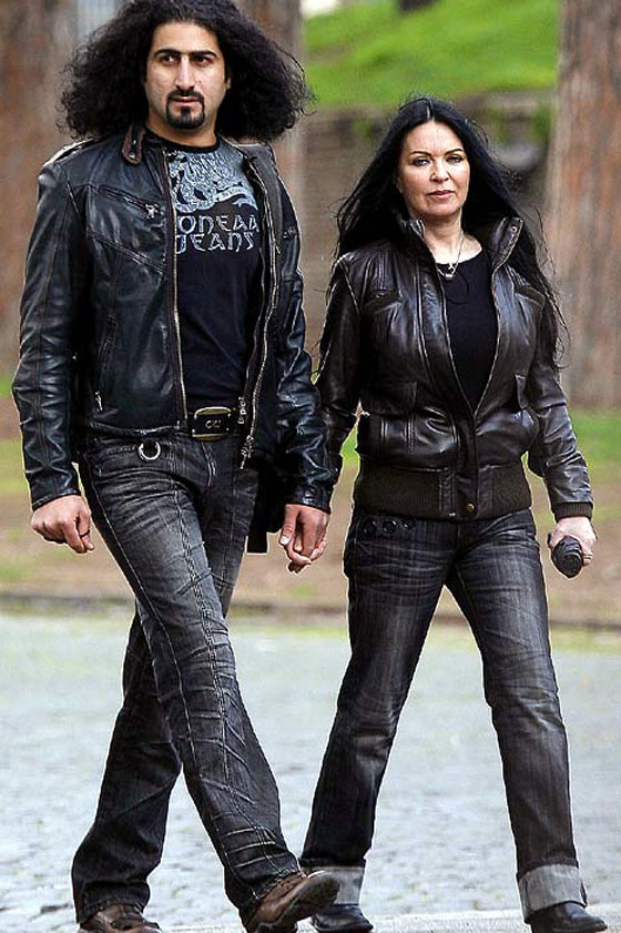 عمر بن لادن سيحظى بتوأم.. قريباً!!  صورة رقم 4