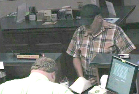 بعد نشر صوره.. القبض على الجد السارق!!!  صورة رقم 6