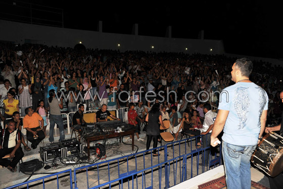 فارس كرم يدخل جمهوره التونسي في حالة هستيريا! صورة رقم 6 فارس كرم يدخل جمهوره التونسي في حالة هستيريا! صورة رقم 6