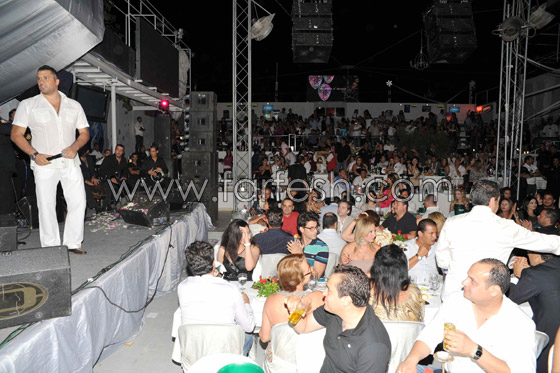 فارس كرم يدخل جمهوره التونسي في حالة هستيريا! صورة رقم 8 فارس كرم يدخل جمهوره التونسي في حالة هستيريا! صورة رقم 8