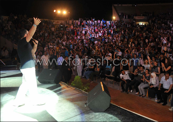 فارس كرم يدخل جمهوره التونسي في حالة هستيريا! صورة رقم 10 فارس كرم يدخل جمهوره التونسي في حالة هستيريا! صورة رقم 10