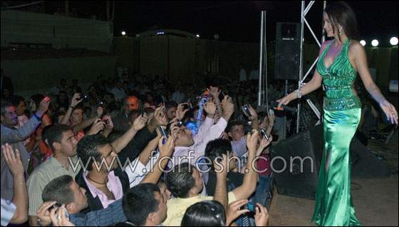 في حفل مميز.. دومينيك والديك يغنيا في حفل مميز.. دومينيك والديك يغنيا