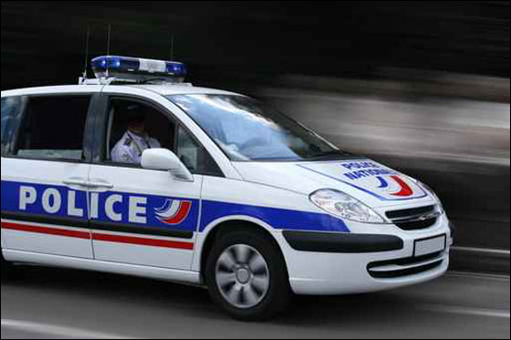 أوقفتها الشرطة بتهمة السلوك المريب فاشتكت لخدمة الطوارىء! صورة رقم 1