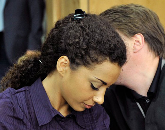 آسفة.. اذا كنت قد نقلت لكم عدوى الإيدز!!  صورة رقم 4