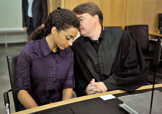 آسفة.. اذا كنت قد نقلت لكم عدوى الإيدز!!  صورة رقم 5