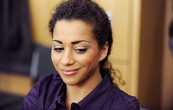 آسفة.. اذا كنت قد نقلت لكم عدوى الإيدز!!  صورة رقم 2