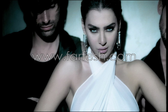 الفنانة قمر تحمّل مجلة سيدتي مسؤولية التعرض لها! صورة رقم 8 الفنانة قمر تحمّل مجلة سيدتي مسؤولية التعرض لها! صورة رقم 8