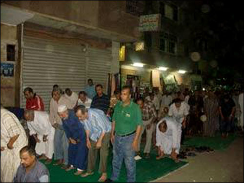 مصر: العناية الإلهية تنقذ المصلين من الموت!  صورة رقم 3