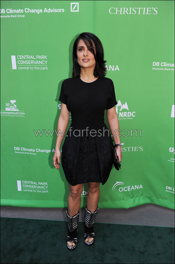 سلمى حايك تتربع على عرش الأناقة متفوقة على نجمات هوليوود  صورة رقم 12