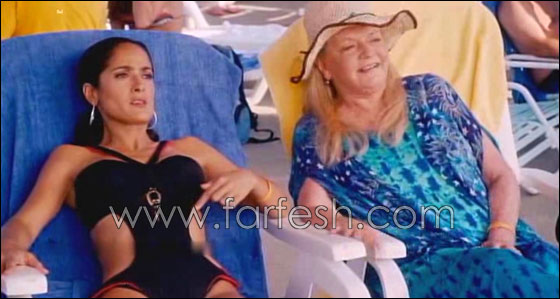 سلمى حايك تتربع على عرش الأناقة متفوقة على نجمات هوليوود  صورة رقم 10