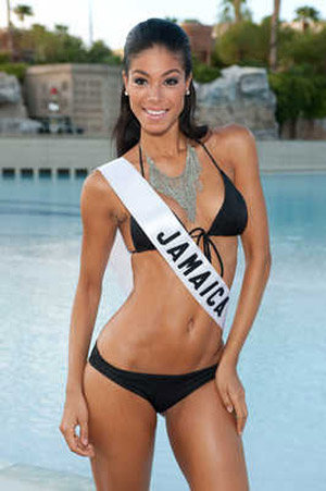 موجة غضب نتيجة الرسم على اجساد ملكات الكون عاريات!!        صورة رقم 9