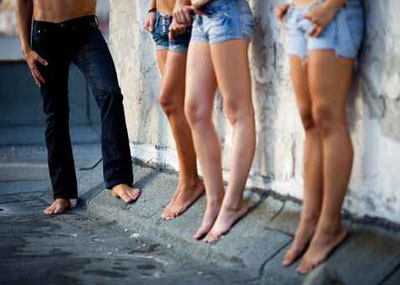 بريطانيا: 2600 امرأة من المهاجرات يعملن في الفجور! صورة رقم 1 بريطانيا: 2600 امرأة من المهاجرات يعملن في الفجور! صورة رقم 1