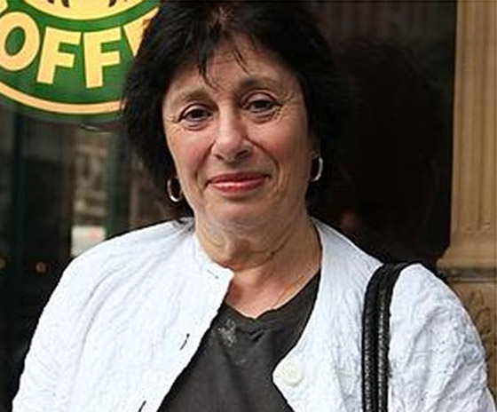 طرد محاضرة أمريكية من مقهى بسبب معجنات الـ