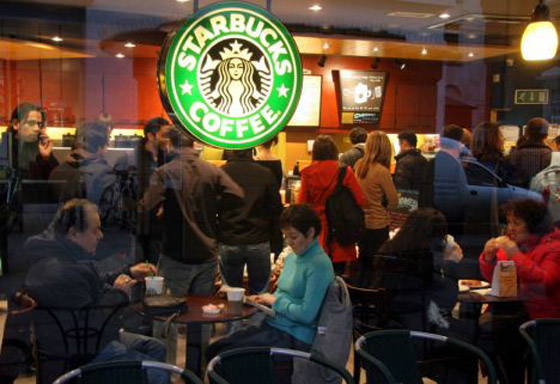 طرد محاضرة أمريكية من مقهى بسبب معجنات الـ