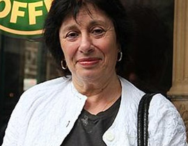 طرد محاضرة أمريكية من مقهى بسبب معجنات الـ