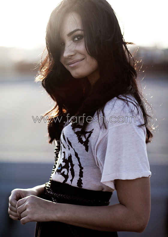 لوفاتو تقدم لأهلها هدية في عيدها.. منزل!!  صورة رقم 19