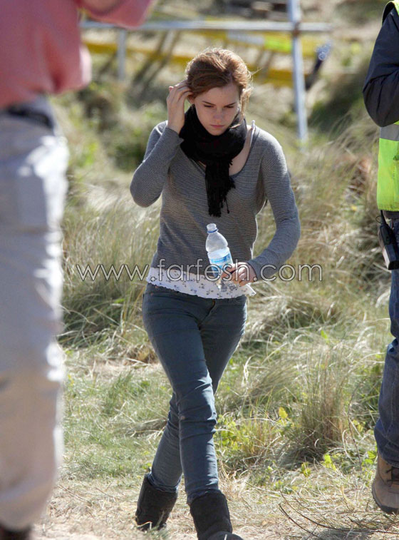 إيما واتسون تستعد لعرض أزياءها في حديقة الأمير تشارلز  صورة رقم 21