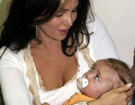 مي: اساعد المحتاجين بعيدا عن الاعلام الذي يلجأ اليه البعض  صورة رقم 1