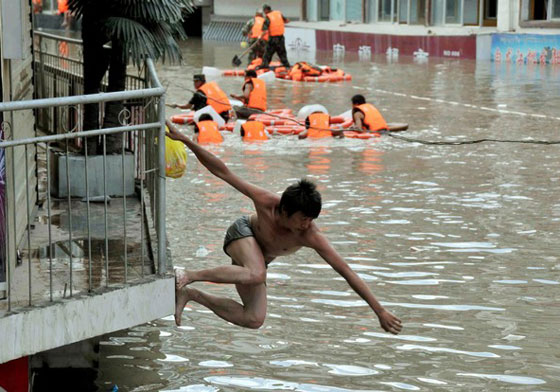 إجلاء 50 ألف شخص من الصين جراء الفياضانات في كوريا  صورة رقم 13