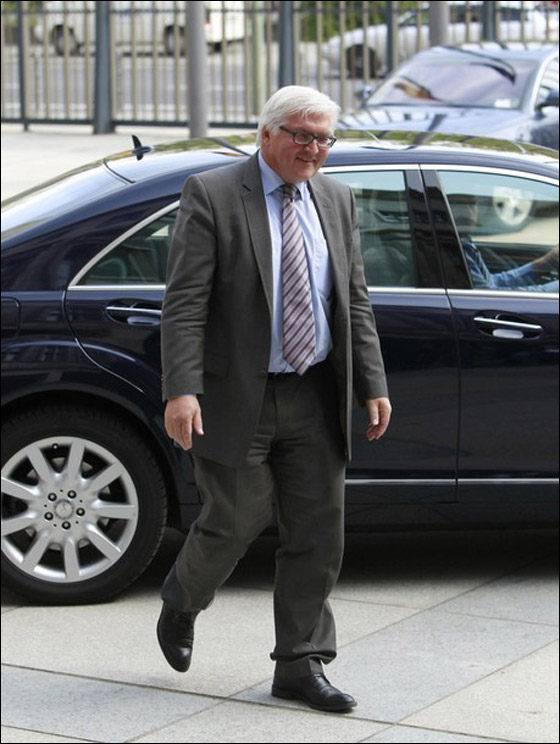 زوجة زعيم المعارضة الالماني تحتاج إلى كلية.. والمتبرع زوجها  صورة رقم 10