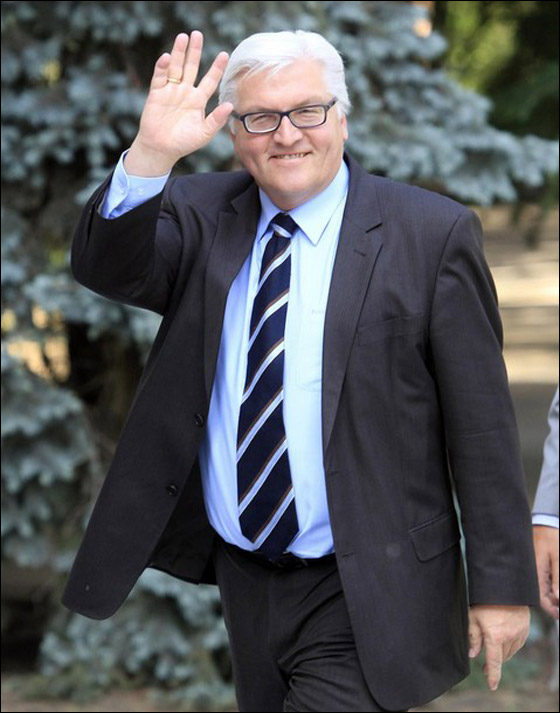 زوجة زعيم المعارضة الالماني تحتاج إلى كلية.. والمتبرع زوجها  صورة رقم 13