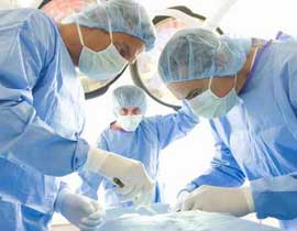 مصر: استئصال ورم سرطاني لفتاة يزن 7 كيلو! صورة رقم 1