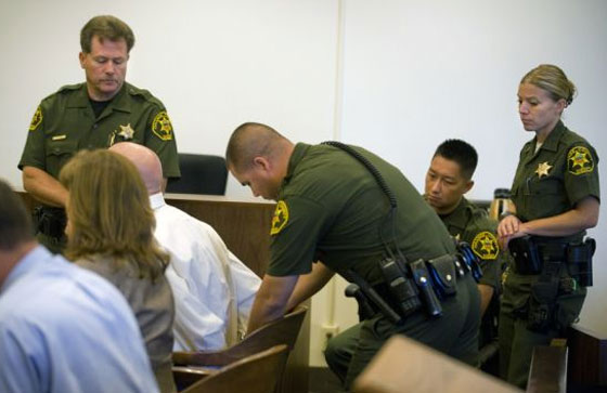 تأخر في دفع الرسوم الشهرية فكانت النتيجة جثة ابنته في الثلاجة  صورة رقم 8