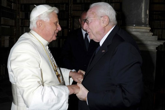 الفاتيكان يحظر أبواق الفوفوزيلا أثناء زيارة البابا لبريطانيا  صورة رقم 2