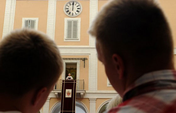 الفاتيكان يحظر أبواق الفوفوزيلا أثناء زيارة البابا لبريطانيا  صورة رقم 9