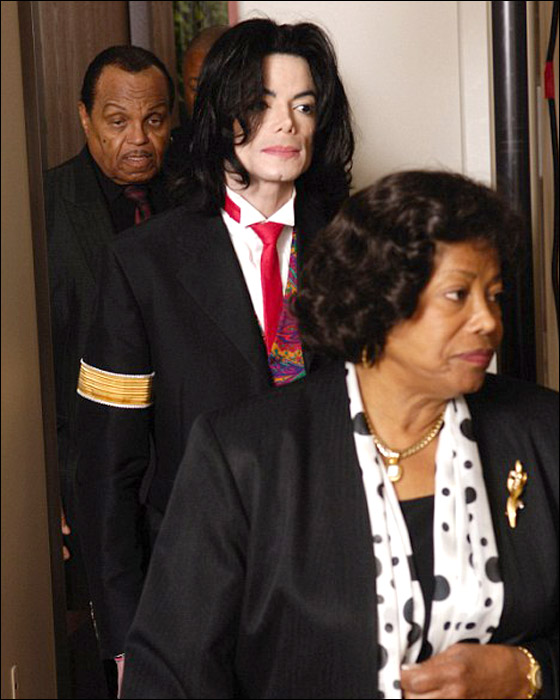 بعد 60 عاما من الزواج.. والدا مايكل جاكسون ينفصلان!!  صورة رقم 9