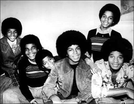 بعد 60 عاما من الزواج.. والدا مايكل جاكسون ينفصلان!!  صورة رقم 22