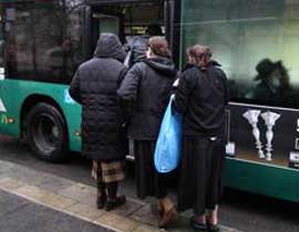 القدس: يهود متشددين يطالبون بالفصل بين النوعين في القطار! صورة رقم 1