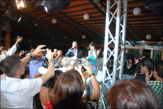 دومينيك حوراني ألهبت حماسة الجماهير في الكروم!!  صورة رقم 6