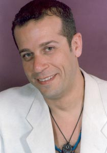 إصابة شريف منير بحروق في جسده تعيق تصويره 