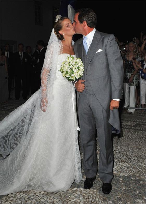 صور من حفل زفاف الأمير اليوناني اللعوب على حبيبته الشقراء  صورة رقم 3