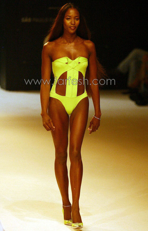 كامبل تنهال بوابل من الشتائم على نادل بسبب سلطة! صورة رقم 7 كامبل تنهال بوابل من الشتائم على نادل بسبب سلطة! صورة رقم 7