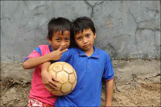 فقير يتخلى عن أولاده للشرطة لترعاهم.. فيسجن! صورة رقم 1