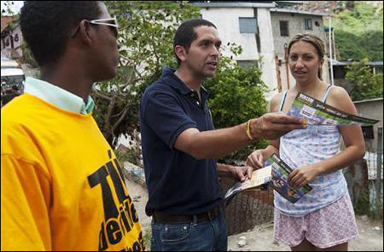 فنزويلا: عرض عملية زرع ثدي كجائزة في حملته الانتخابية! صورة رقم 5 فنزويلا: عرض عملية زرع ثدي كجائزة في حملته الانتخابية! صورة رقم 5