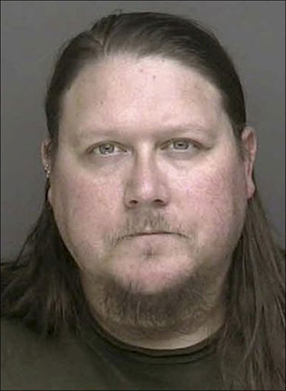 اعتقال أمريكي بسبب فيديو يعلم فيه الطفل أن يشتم!! صورة رقم 1 اعتقال أمريكي بسبب فيديو يعلم فيه الطفل أن يشتم!! صورة رقم 1