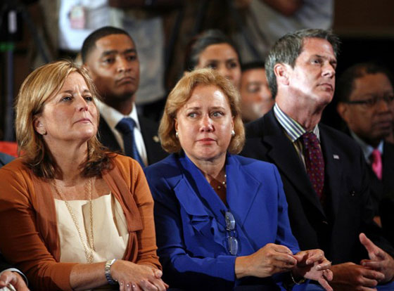 أوباما يزور لويزيانا بطائرة مروحية لإحياء ذكرى كاترينا  صورة رقم 5