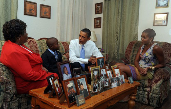 أوباما يزور لويزيانا بطائرة مروحية لإحياء ذكرى كاترينا  صورة رقم 6