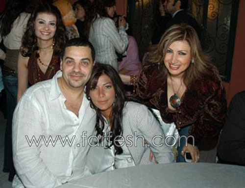 طارق العريان يتقدم ببلاغ للشرطة: الخادمة سرقت زوجتي أصالة!  صورة رقم 8