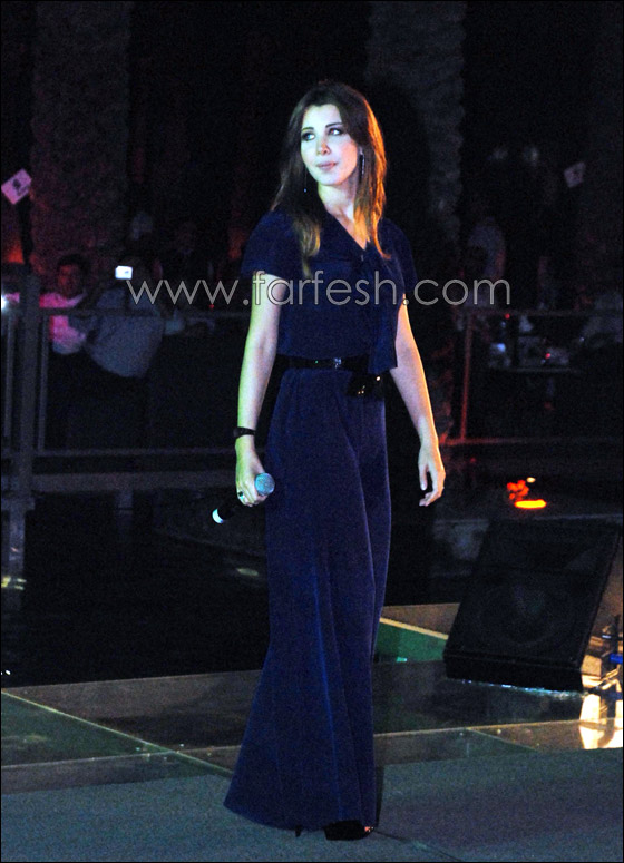 بالصور.. نانسي تراعي قدسية رمضان بفستانها الأزرق!  صورة رقم 12