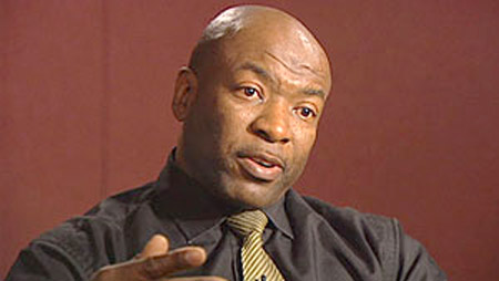 دعوى قضائية تكشف صورًا لقاضية كندية منزوعة ومكبلة! صورة رقم 3