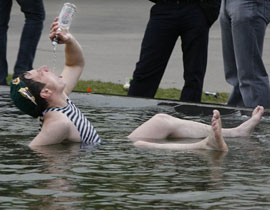 لتخدم دولتك.. دخن واشرب الفودكا! صورة رقم 1